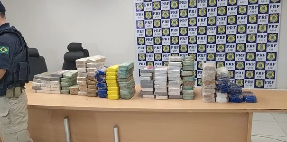 PRF apreende 118 kg de drogas avaliadas em aproximadamente R$ 7 milhões na BR-135, no MA — Foto: Polícia Rodoviária Federal (PRF)/Divulgação