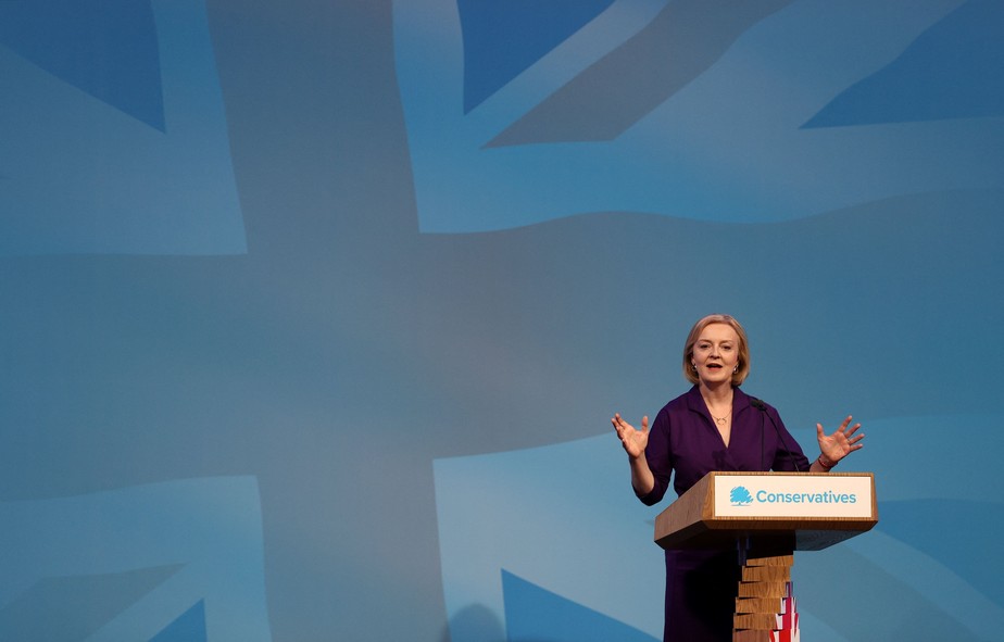 Liz Truss discursa após ser anunciada como a nova primeira-ministra do Reino Unido, em Londres
