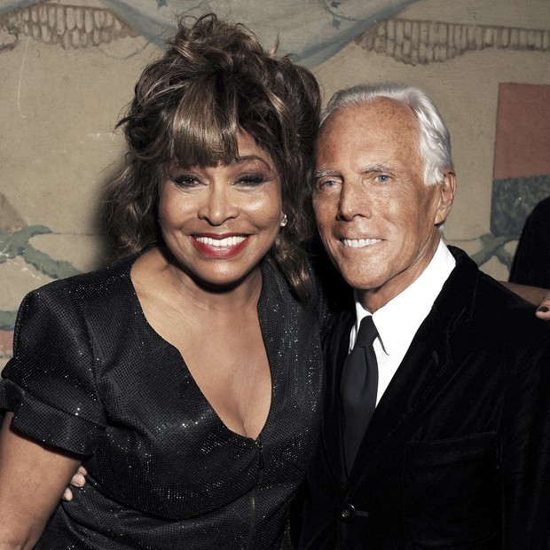 Tina Turner e Giorgio Armani (Foto: SGP / Courtesy Giorgio Armani) — Foto: Vogue