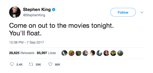 O escritor Stephen King convidando seus fãs a assistirem It: A Coisa nos cinemas (Foto: Twitter)