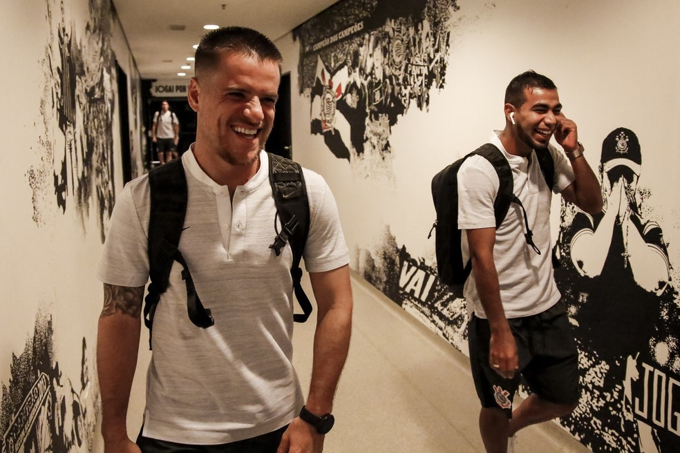 Reforços do Corinthians, Ramiro já foi campeão da Libertadores, e Sornoza foi vice — Foto: Daniel Augusto Jr/Ag.Corinthians