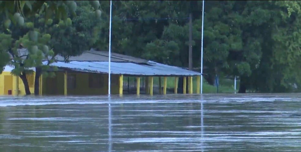 Rio Balsinha transborda e deixa 80 famílias isoladas na zona rural de Balsas — Foto: Reprodução/ TV Mirante