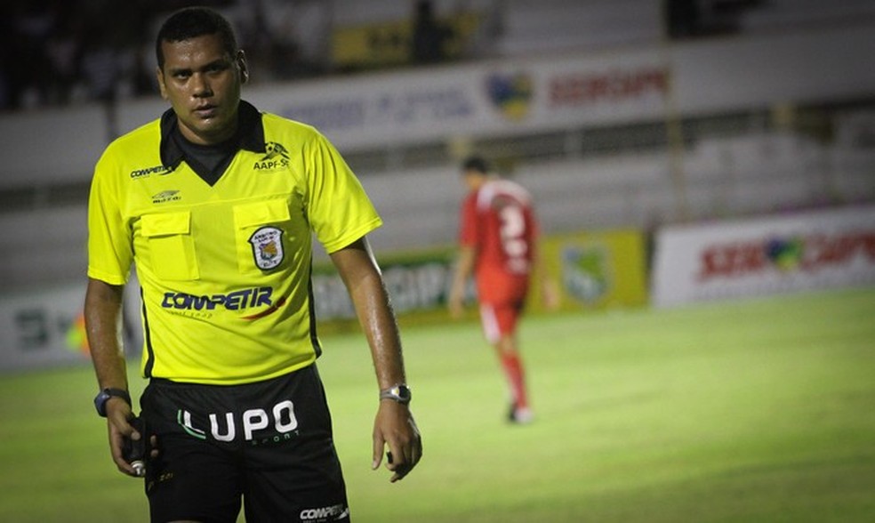 No jogo da volta, na Paraíba, a arbitragem vai ficar por conta do sergipano Cláudio Francisco (Foto: Fillipe Araújo)