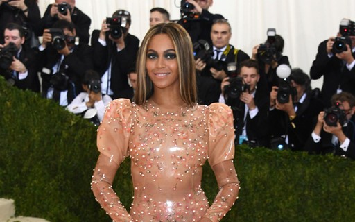 Beyoncé aposta em look de látex para MET Gala e recebe críticas - Quem ...
