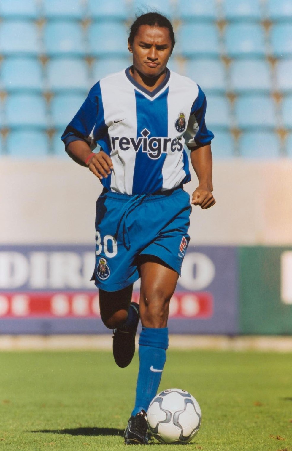 Esquerdinha jogou no Porto-POR durante três temporadas — Foto: Divulgação/FC Porto