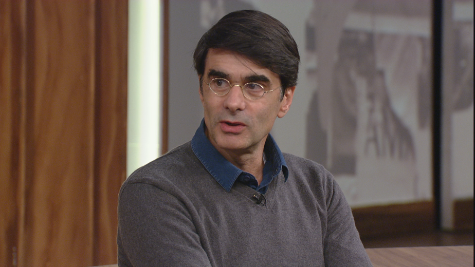 João Moreira Salles fala sobre sua admiração por Eduardo Coutinho e