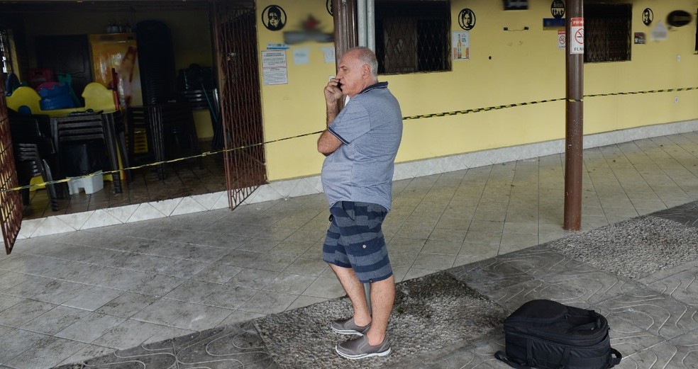 Luiz Travassos, dono do bar, conta que local foi interditado por riscos de desabamento — Foto: China Alves/Luiz Travassos/Acervo pessoal