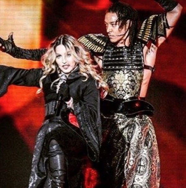 Madonna e seu novo namorado, o dançarino Ahlamalik Williams (Foto: Instagram)