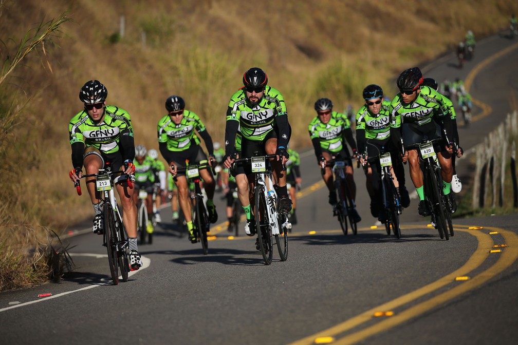 Foco para encarar as curvas e subidas (Foto: Ivo Gonzalez)