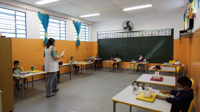 Justiça derruba liminar e libera aulas presenciais em SP ao final da fase  emergencial | São Paulo | G1