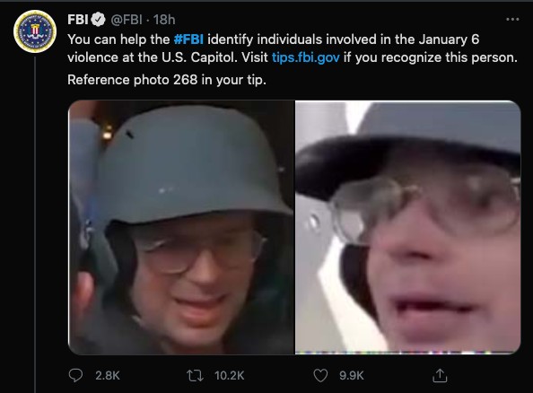 O tuíte compartilhado pelo FBI pedindo ajuda para identificar o invasor do Capitólio que foi comparado ao ator Rick Moranis (Foto: Twitter)