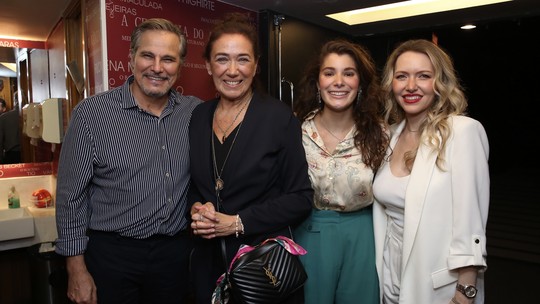 Lilia Cabral e Giulia Bertolli recebem famosos em sessão exclusiva de espetáculo