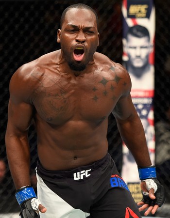Derek Brunson x Uriah Hall (Foto: Getty Images)