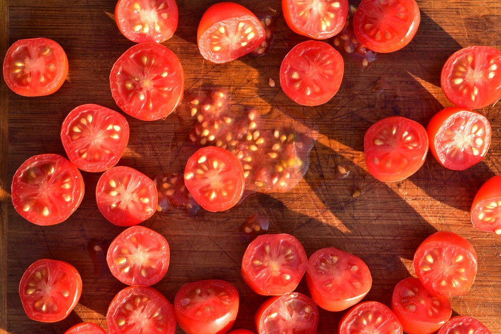 As sementes do tomate não causam pedras nos rins — Foto: Istock Getty Images