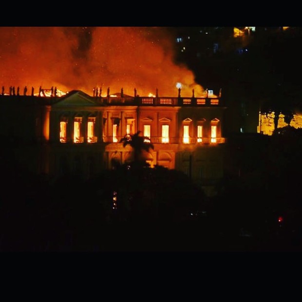 Incêndio no Museu Nacional, no Rio (Foto: Reprodução/Instagram)