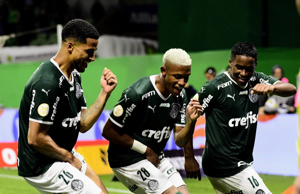 Em 90 minutos, Palmeiras exibe as antigas e novas virtudes que o levaram a ser campeão brasileiro