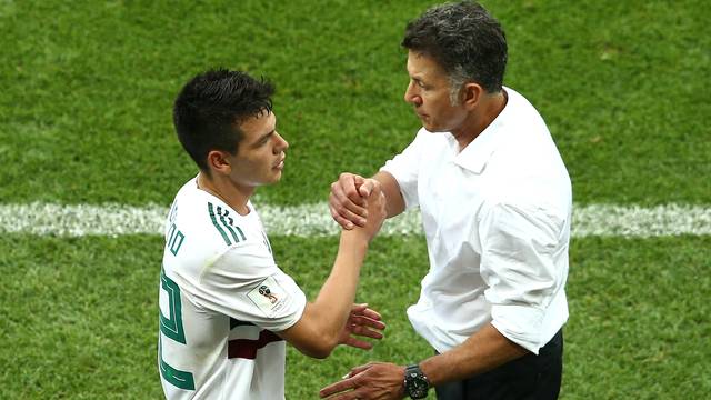 Lozano foi substituÃ­do no fim do jogo 