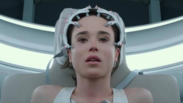 A atriz Ellen Page durante cena de Além de Morte, onde interpreta personagem que ressuscita (Foto: Reprodução)