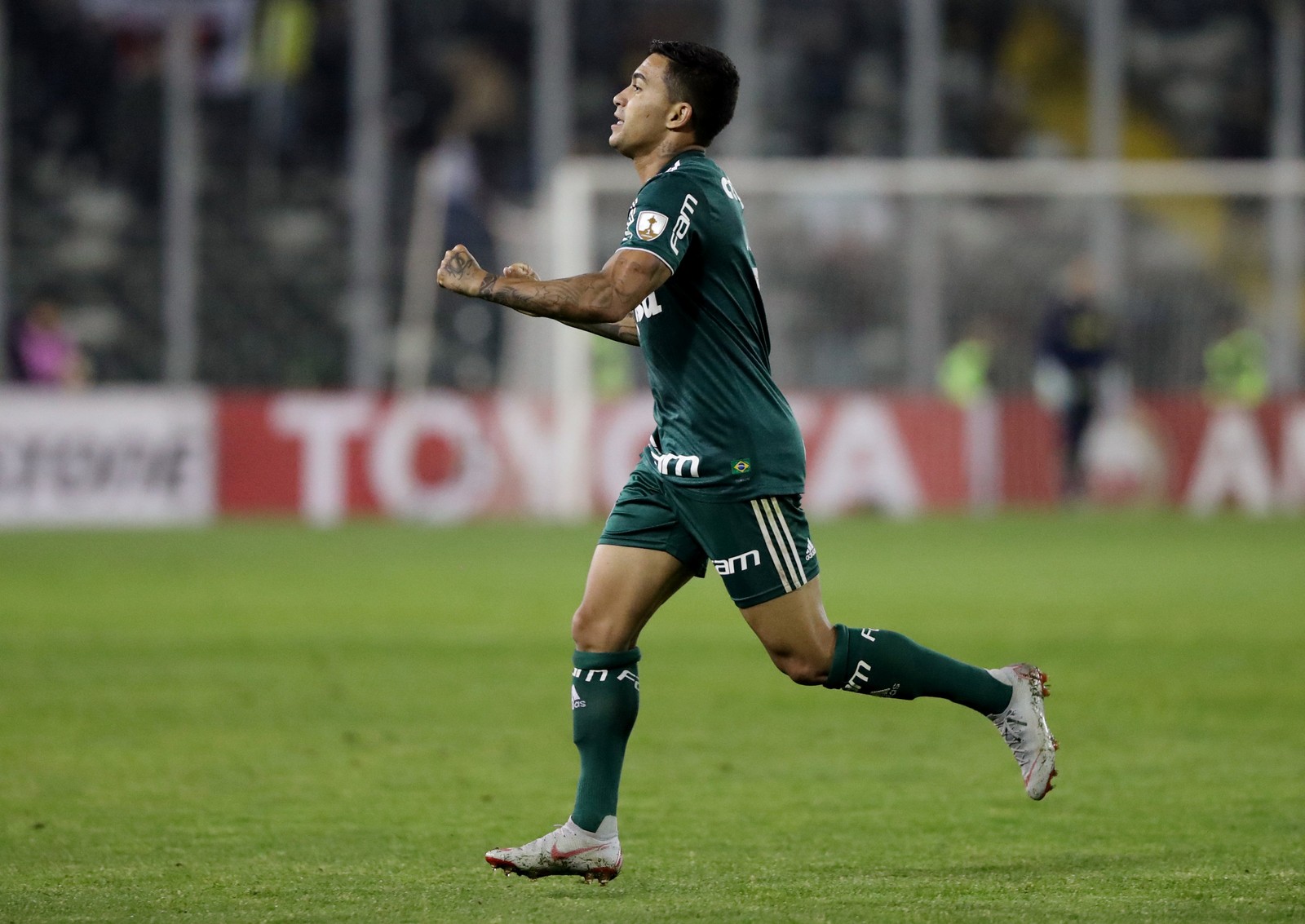 [COMENTE E DÊ SUA NOTA] Atuações do Palmeiras: defesa suporta pressão, e Bruno Henrique e Dudu dão vitória