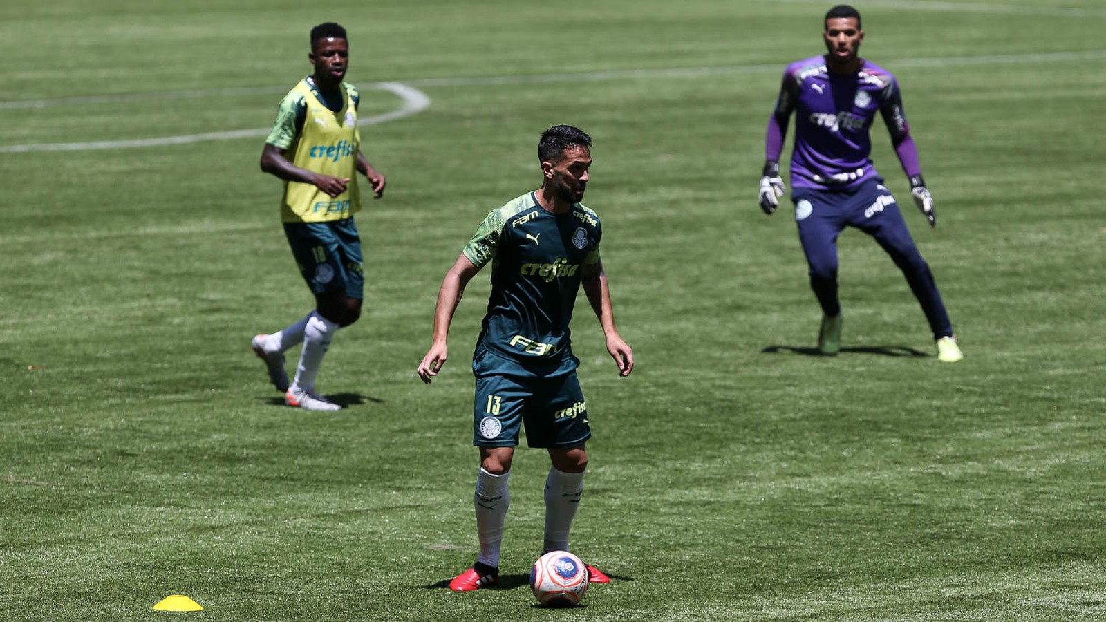 Titular amanhã, Luan compara estilos e exalta tática de Luxemburgo no Palmeiras