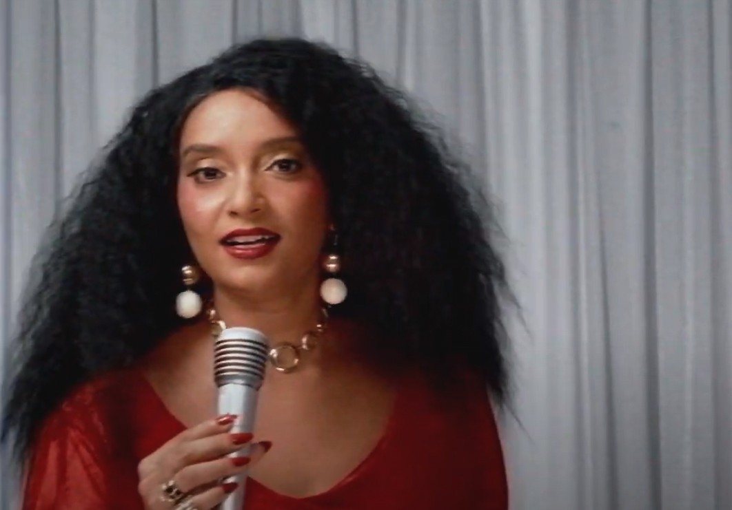 MC Tha acerta ao trazer Alcione para o terreiro, com batidas de funk, no EP 'Meu santo é forte'