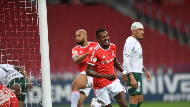 Edenílson em Inter x Palmeiras