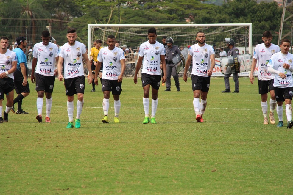 Jogadores do Comercial durante jogo na Segundona: Dia D â Foto: Leonardo Del Sant