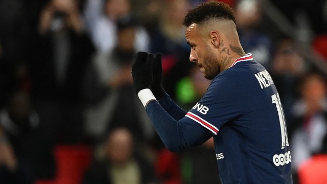 Neymar marcou duas vezes neste domingo