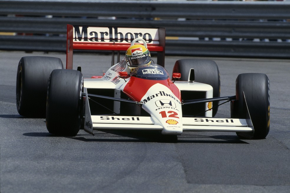 Senna acelera McLaren MP4/4 na pista de Monte Carlo em 1988 — Foto: Getty Images