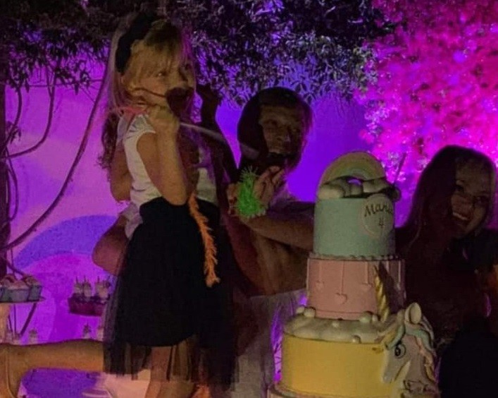 Eliana e Adriano Ricco celebram aniversário de Manuela (Foto: Reprodução/Instagram)