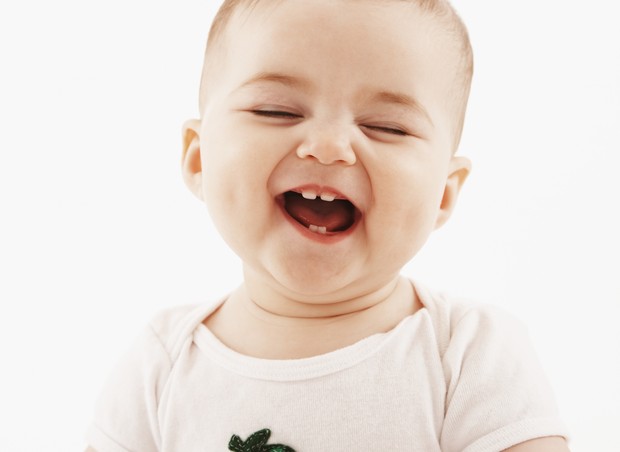 bebe; menina; sorriso (Foto: Thinkstock)