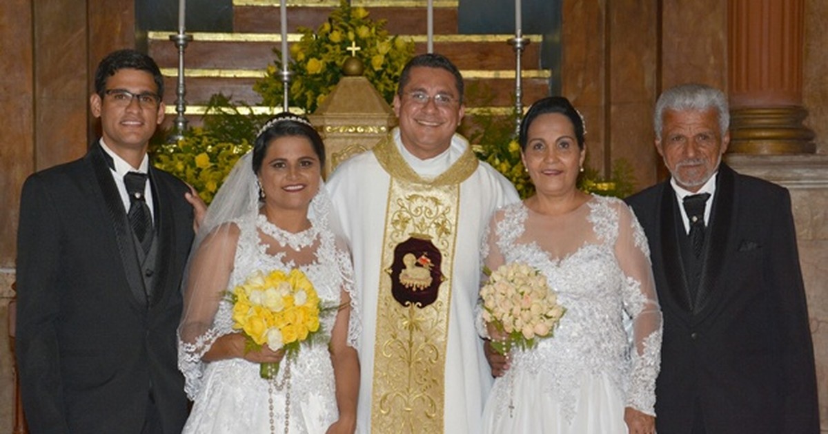 G1 - Padre faz o casamento dos próprios pais e da irmã de uma só vez na PB  - notícias em Paraíba
