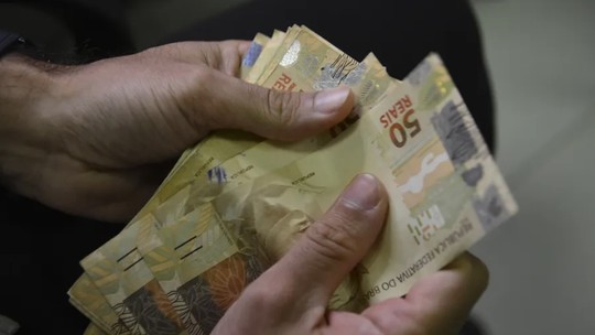 Juros pagos pelas famílias brasileiras atingem 59,7% em abril