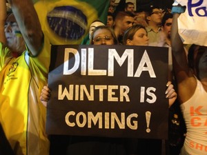 Manifestantes usam o humor em cartazes no Rio (Foto: Luís Bulcão/G1)
