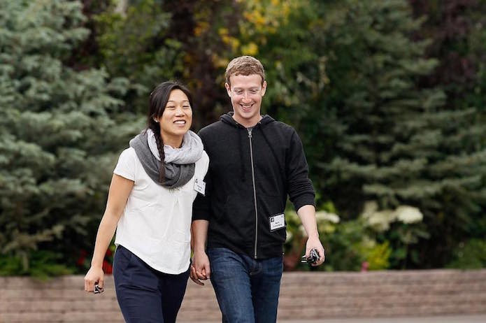 Mark Zuckerber e sua esposa se empenharam no combate da epidemia do vírus Ebola (Foto: Reprodução/Facebook)