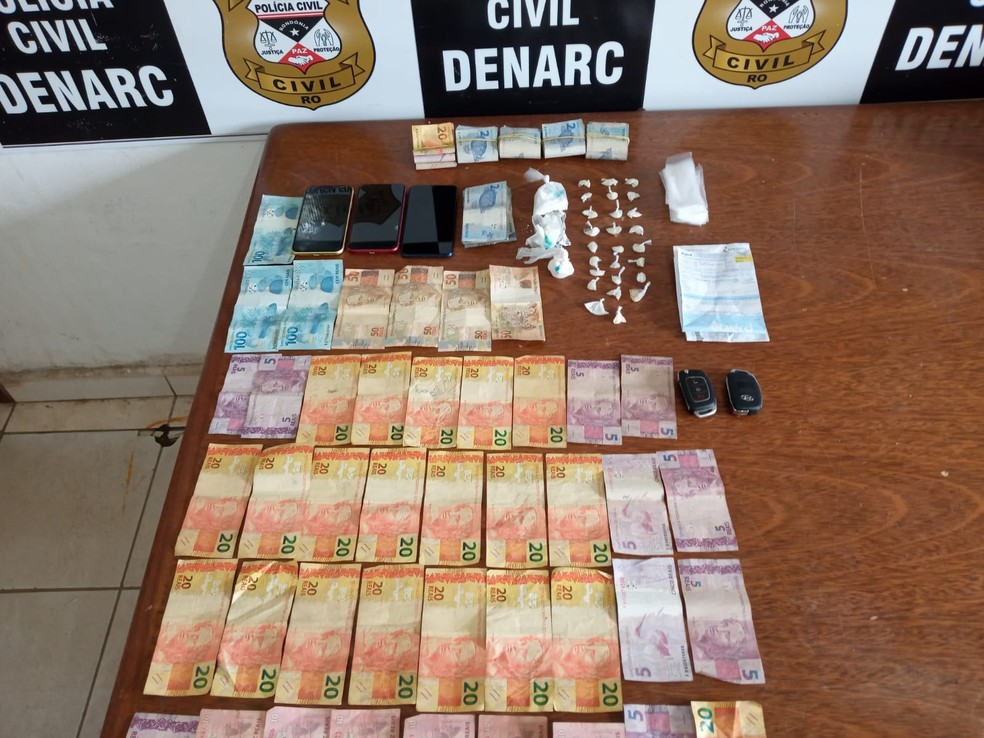 Dona de bar próximo à rodoviária é presa por tráfico em Porto Velho — Foto: Denarc/Divulgação