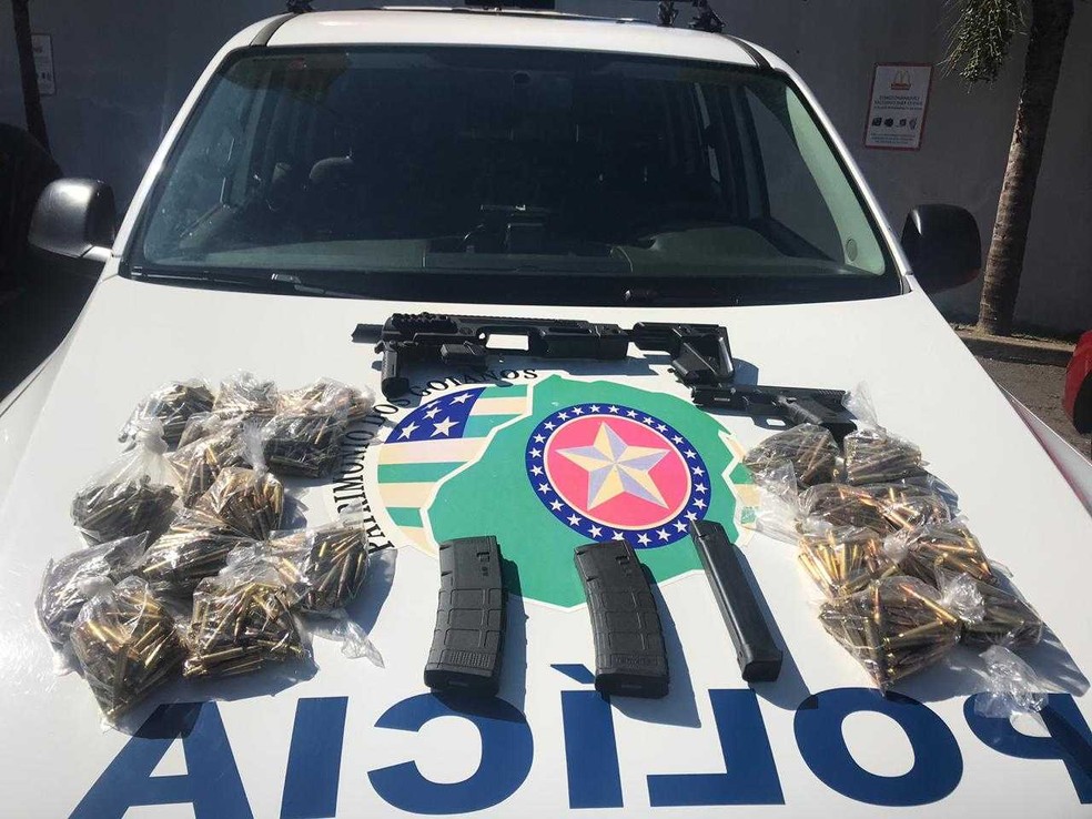 Policial civil é preso suspeito de participar de negociação de armas e munições com criminosos — Foto: PM/Divulgação