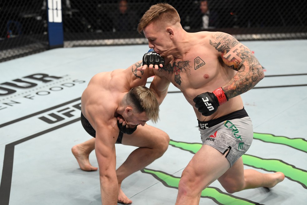 Jimmy Crute nocauteou o estreante Modestas Bukauskas no primeiro round do UFC Ortega x Zumbi Coreano — Foto: Getty Images