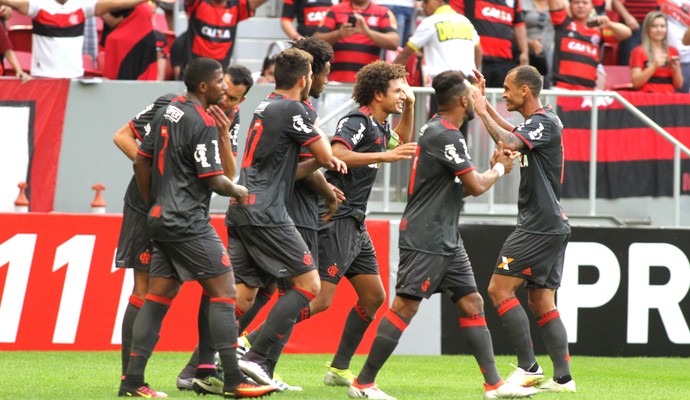 Vilaron elogia trabalho de Zé Ricardo no Flamengo: Evolução é nítida