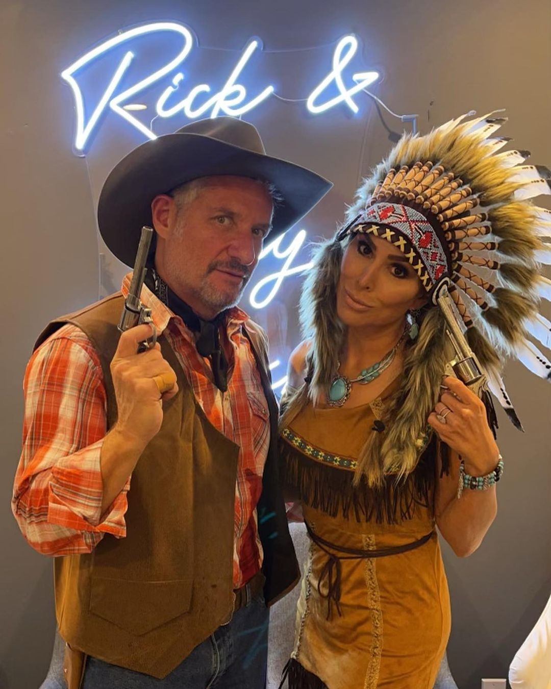 Rick Leventhal com Kelly Dodd em festa de Halloween (Foto: Reprodução / Instagram)