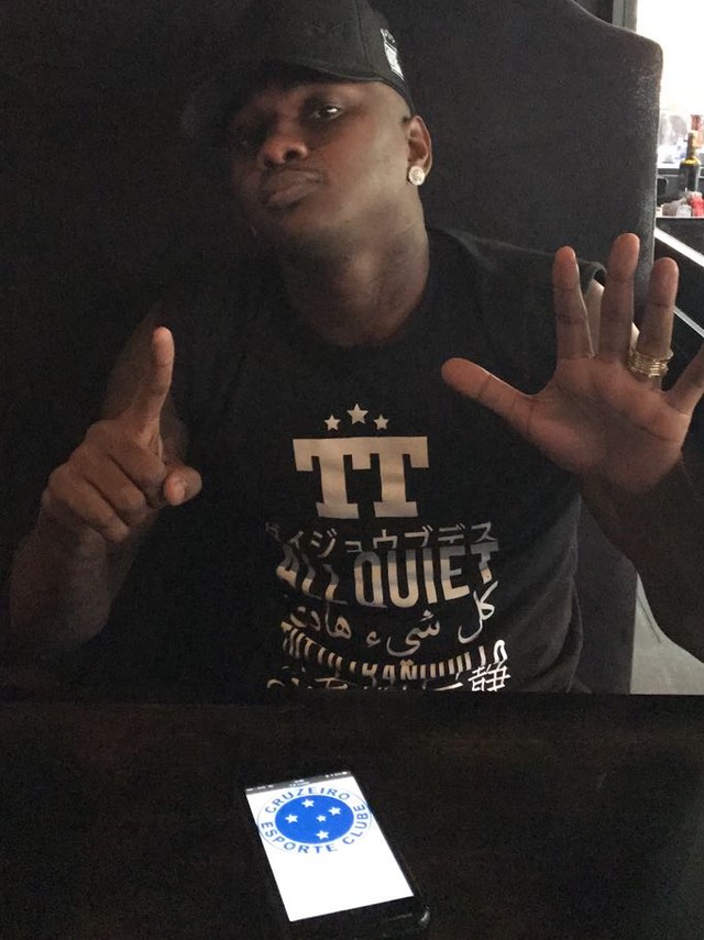 Botafogo acerta ida de Sassá para o Cruzeiro, e atacante já provoca o Galo