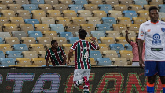 Cano marca três vezes, acaba com jejum de gols e de vitórias do Fluminense e time se mantém no G4 do Carioca