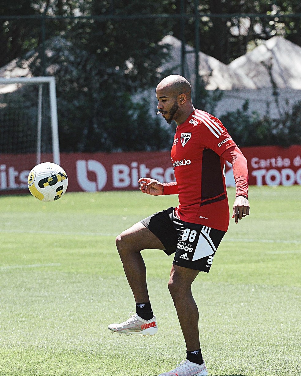 Patrick em treino do São Paulo — Foto: Divulgação