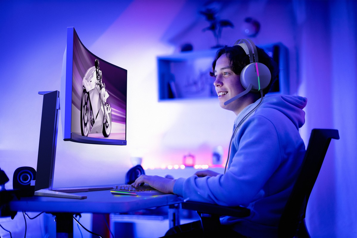 Philips Evnia é a nova linha gamer da marca; veja preços no Brasil