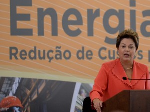 A presidente Dilma Rousseff participa da cerimônia de anúncio de redução do custo de energia (Foto: Agência Brasil)
