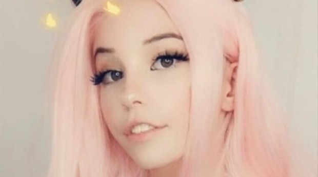 você teria coragem de tomar a água do banho da Belle delphine? . . .