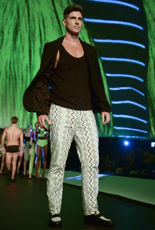 Gianecchini desfila como o modelo Anthony (Foto: Zé Paulo Cardeal/Tv Globo)