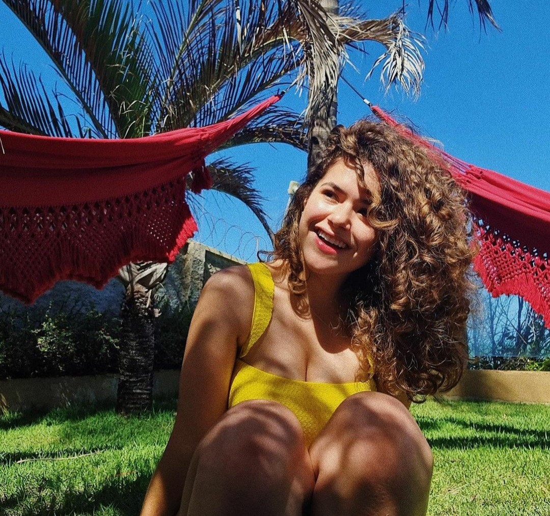 Maisa Silva posa sob o sol  (Foto: Reprodução / Instagram )