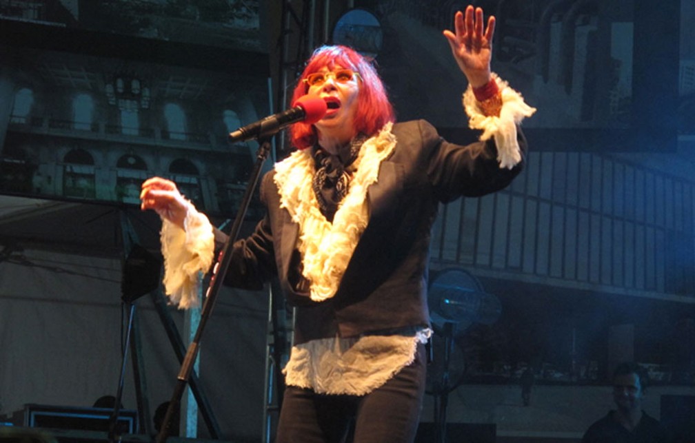 Rita Lee se apresenta diante de multidão no Vale do Anahngabaú, no Centro de São Paulo, encerrando shows pelo aniversário da cidade em 25 de janeiro de 2013 — Foto: Paulo Toledo Piza/G1