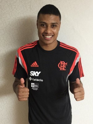 Incentivado pelo amigo Marquinhos, Humberto chega, enfim, ao Flamengo